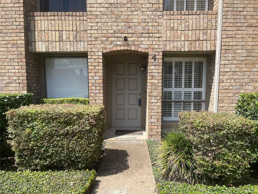 1908 Augusta Drive 4, Houston TX 77057