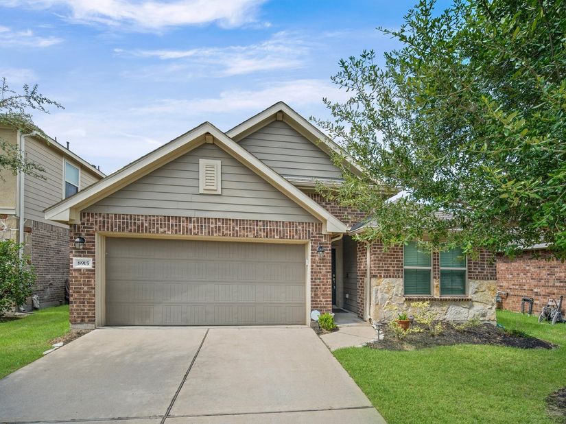 8915 English Manor Drive, Cypress TX 77433