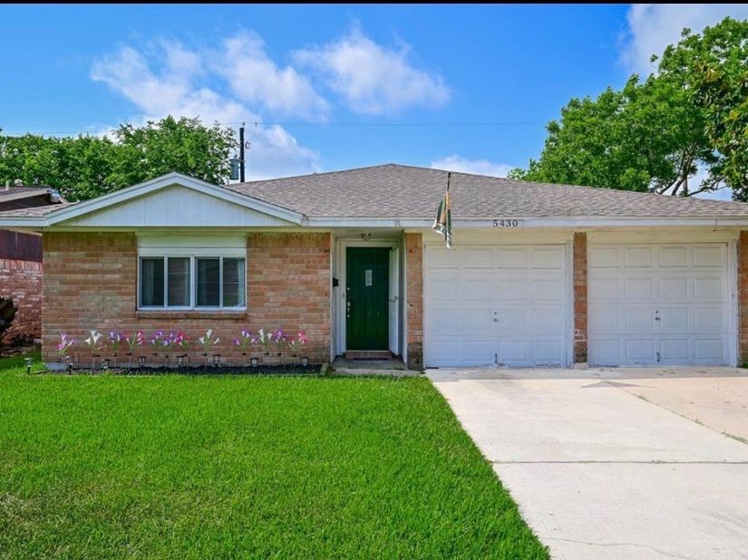 5430 Osprey Drive, Houston TX 77048