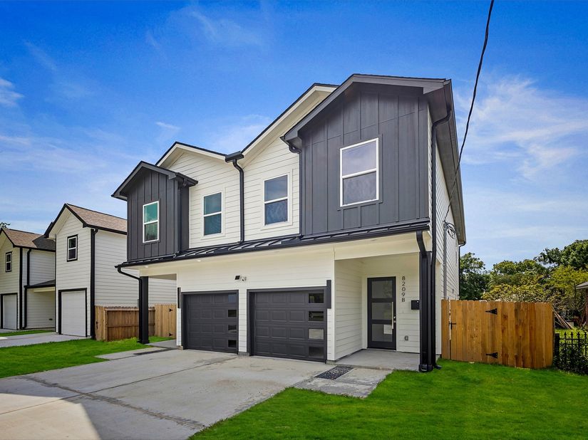 8209 Carver Road A/B, Houston TX 77088