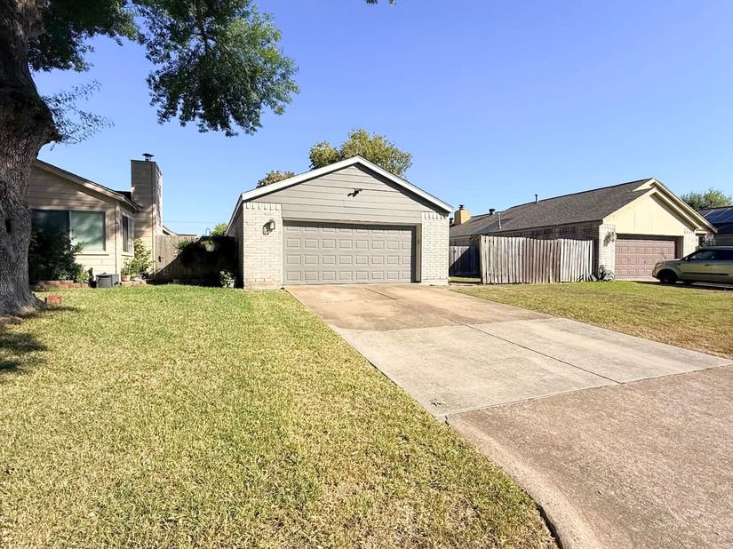 13818 Sheri Hollow Lane, Houston TX 77082