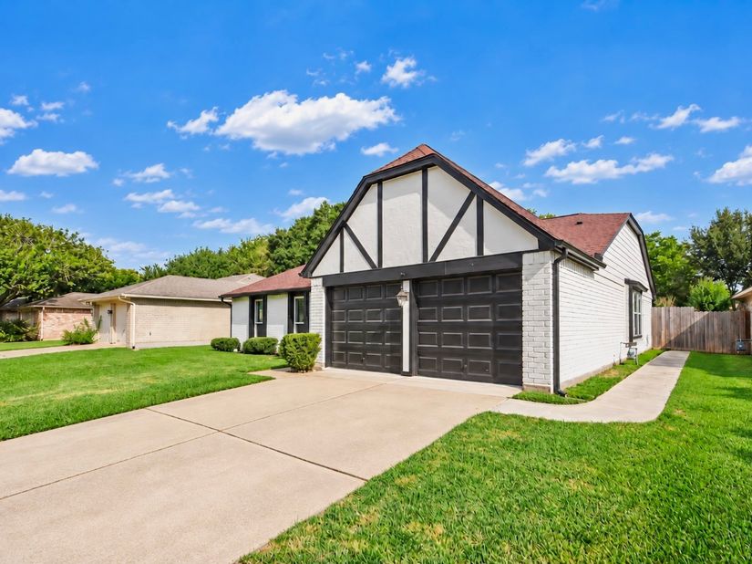 2419 Broken Elm Drive, Richmond TX 77406
