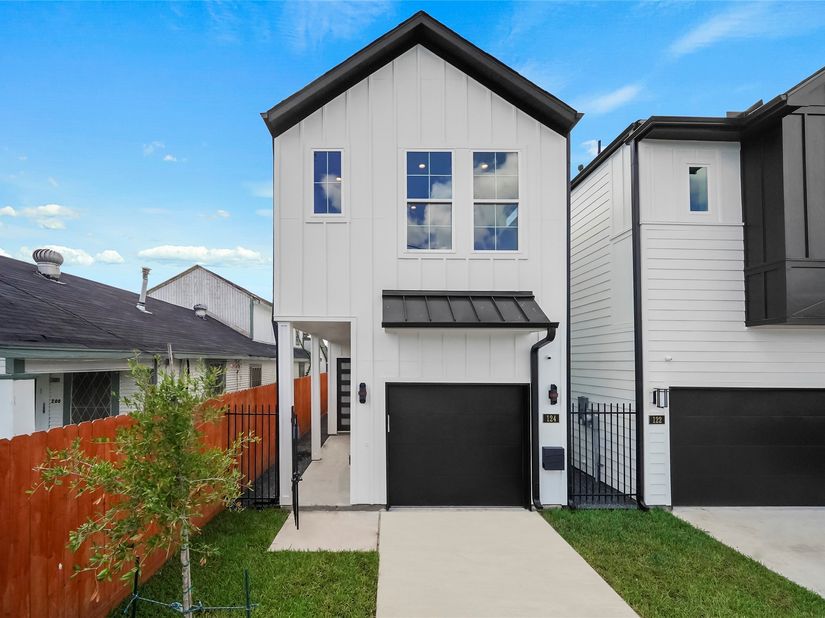 124 E 32nd Street, Houston TX 77018