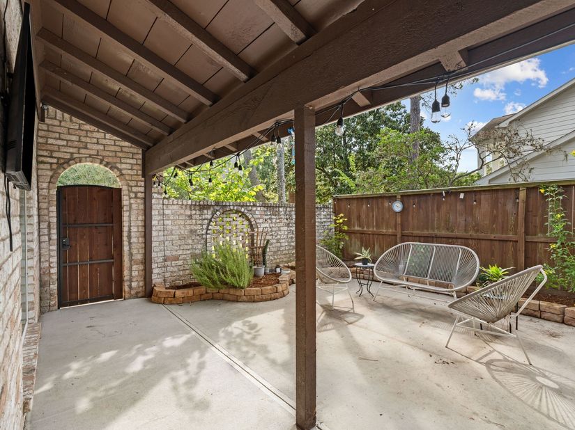 315 Greenpark Drive, Houston TX 77079
