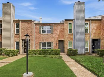 1011 Fountain View Drive