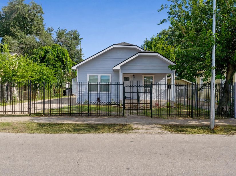 7928 Elvera Street, Houston TX 77012