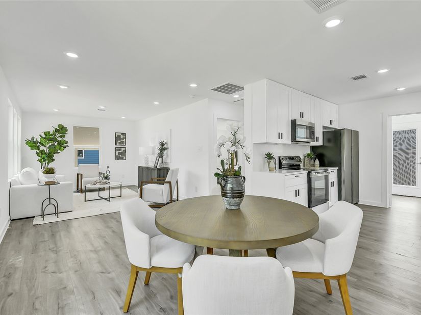 110 Harris Court, Houston TX 77009