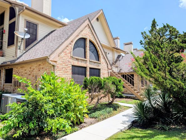 2425 Holly Hall Street 62, Houston TX 77054