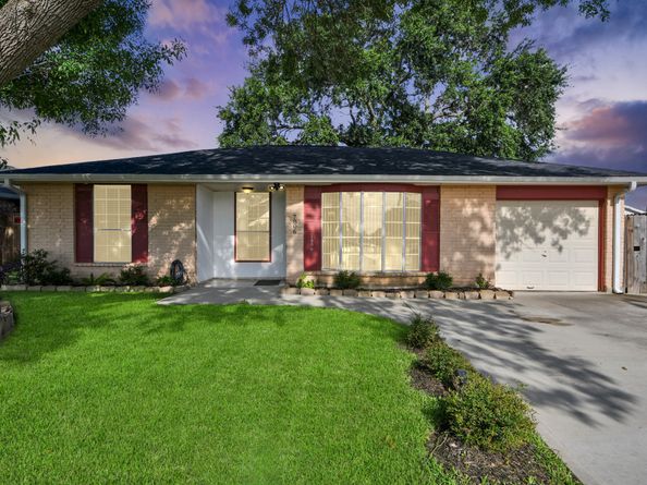 7806 Belle Glen Drive, Houston TX 77072