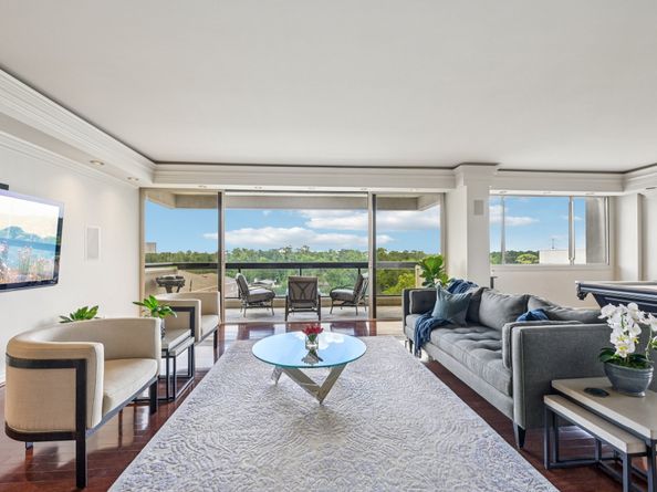 49 Briar Hollow Lane 702, Houston TX 77027