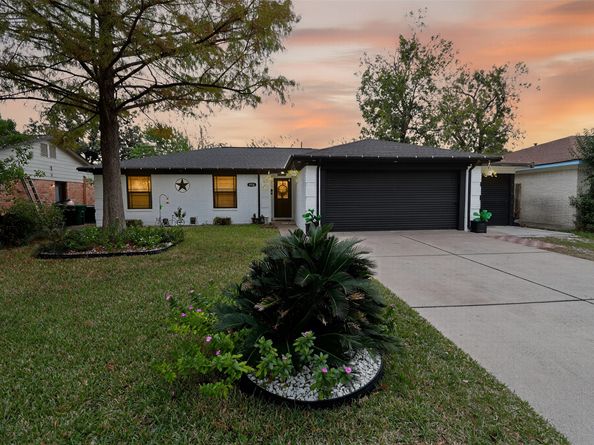 8935 Glen Shadow Drive, Houston TX 77088
