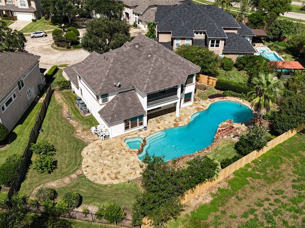 5207 Eagle Pointe Court, Sugar Land TX 77479