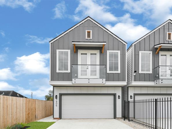 7805 Dyer Street, Houston TX 77088