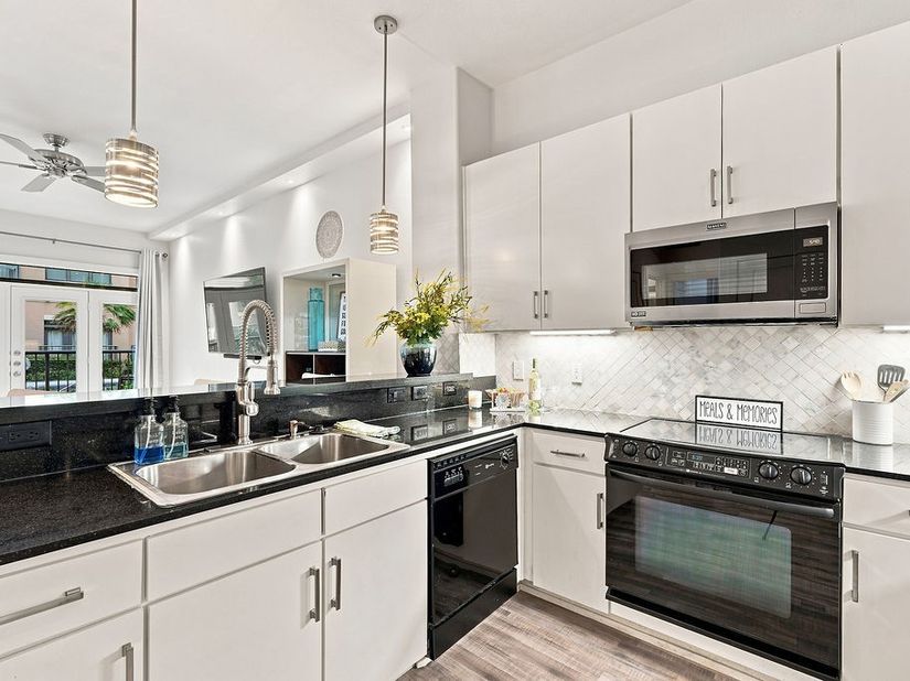 1901 Post Oak Boulevard 1501, Houston TX 77056