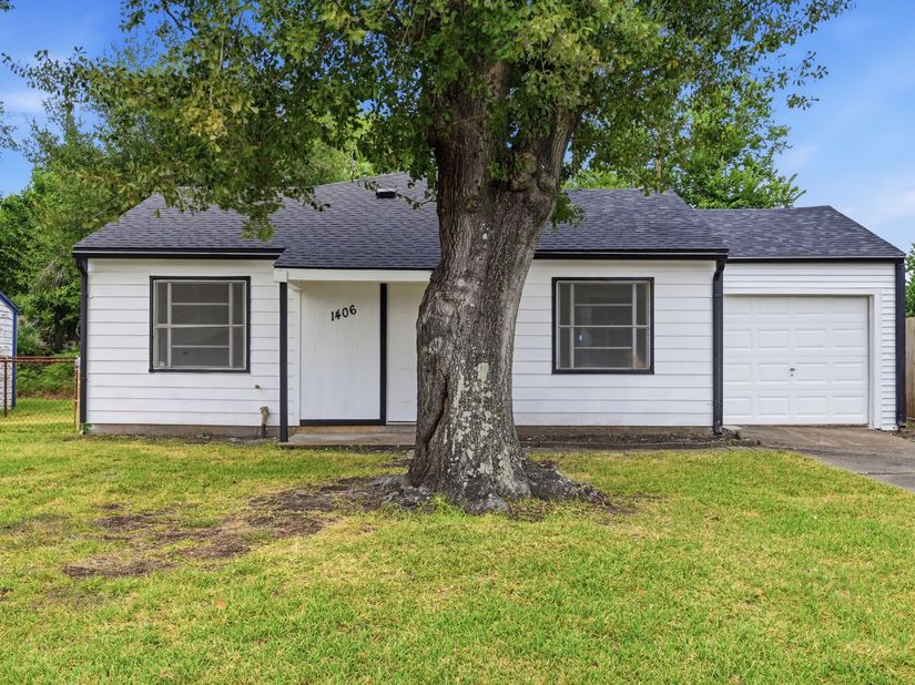 1406 Pleasantville Drive, Houston TX 77029