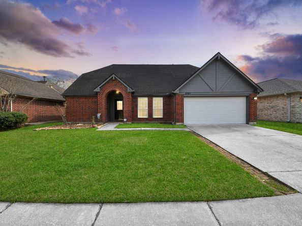 4747 Widerop Lane, Friendswood TX 77546