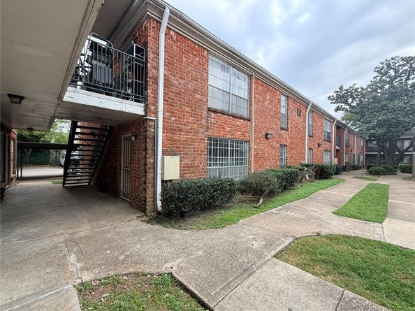 9201 Clarewood Drive 72, Houston TX 77036
