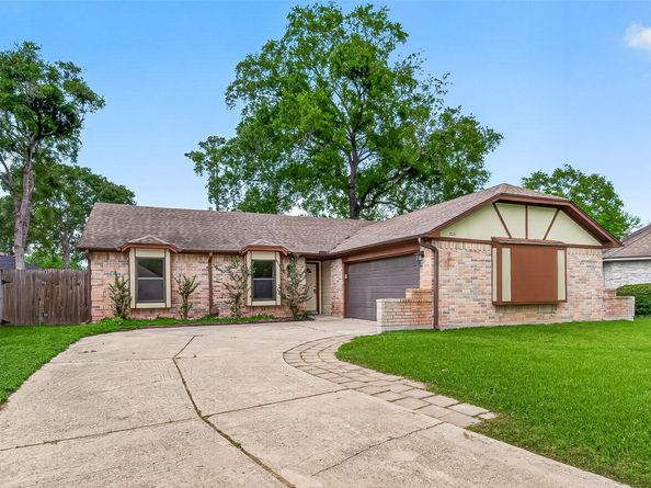 2031 Woodhue Drive, Spring TX 77386