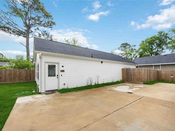 8614 Peachtree Street