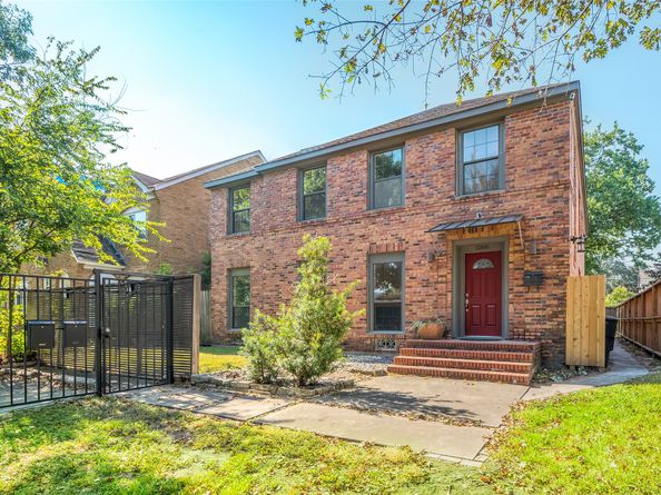 2308 Blodgett Street, Houston TX 77004