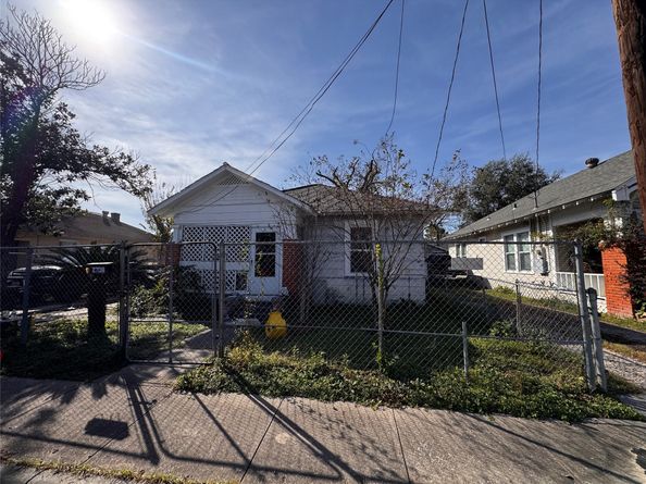 2309 Chestnut Street, Houston TX 77009