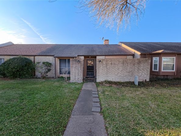 8650 Maplecrest Drive, Houston TX 77099