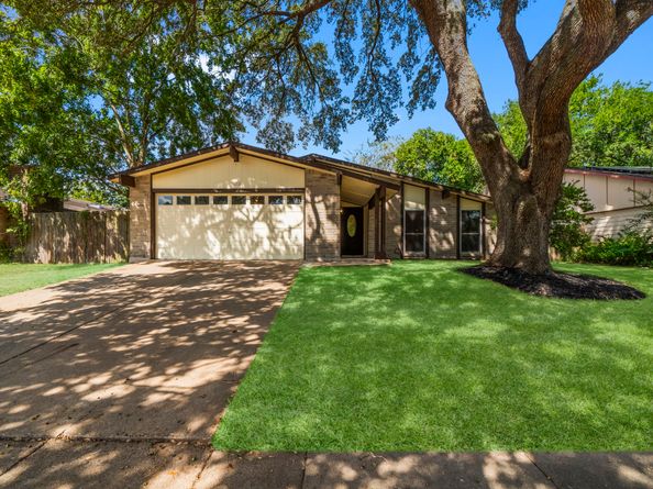 15526 Camino Del Sol Drive, Houston TX 77083