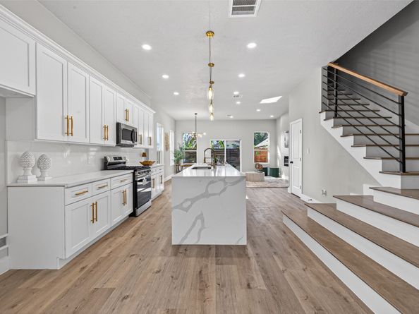 4115 Yale Street, Houston TX 77018