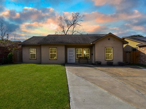 10014 Sierra Drive, Houston TX 77051