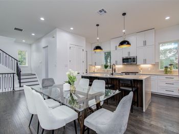 5024 Winnetka Street