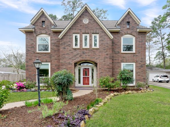 92 S Bonneymead Circle, The Woodlands TX 77381