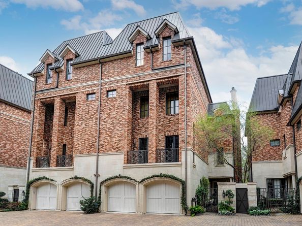 1239 Rue De La Paix Way B2, Houston TX 77056