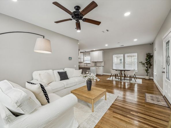 2219 Mckee Street, Houston TX 77009