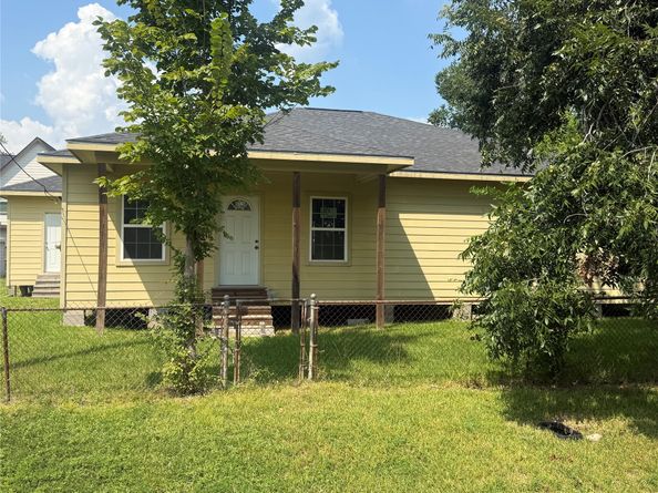 8033 Kenton Street, Houston TX 77028