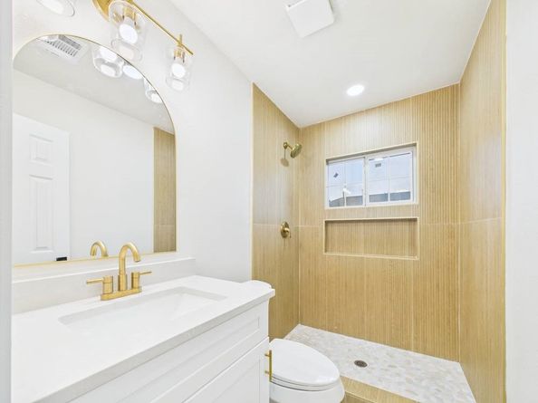 421 De Haven Street, Houston TX 77029