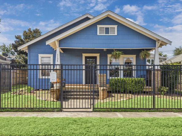 1124 Dunbar Street, Houston TX 77009