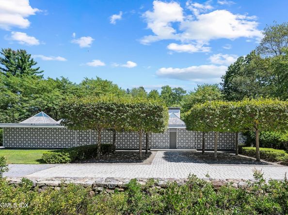 565 Oenoke Ridge, New Canaan CT 06840