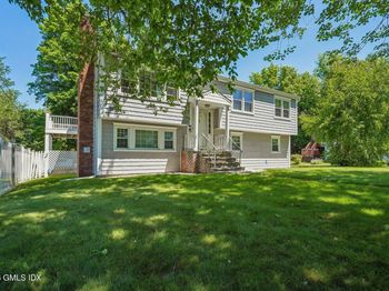 11 Stuart Drive