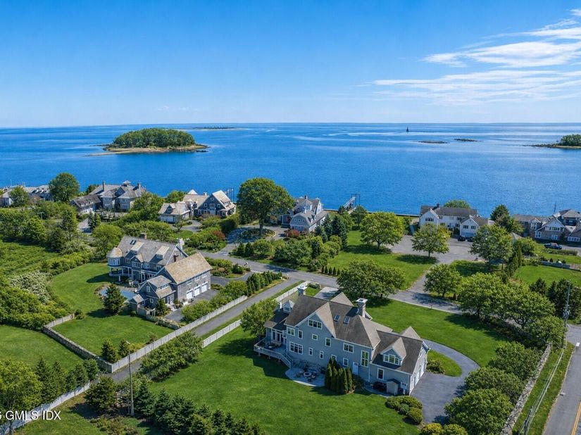 3 Shorehaven Road, Norwalk CT 06855