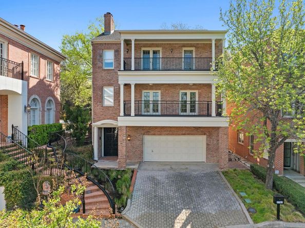 2702 Hillview Green LN, Austin TX 78703