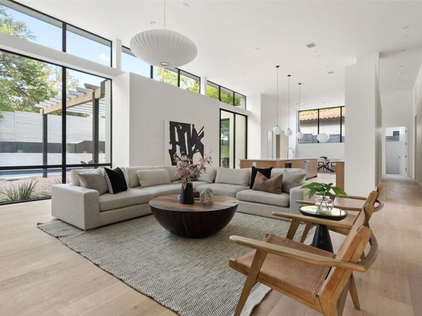 2704 Mountain Laurel DR, Austin TX 78703