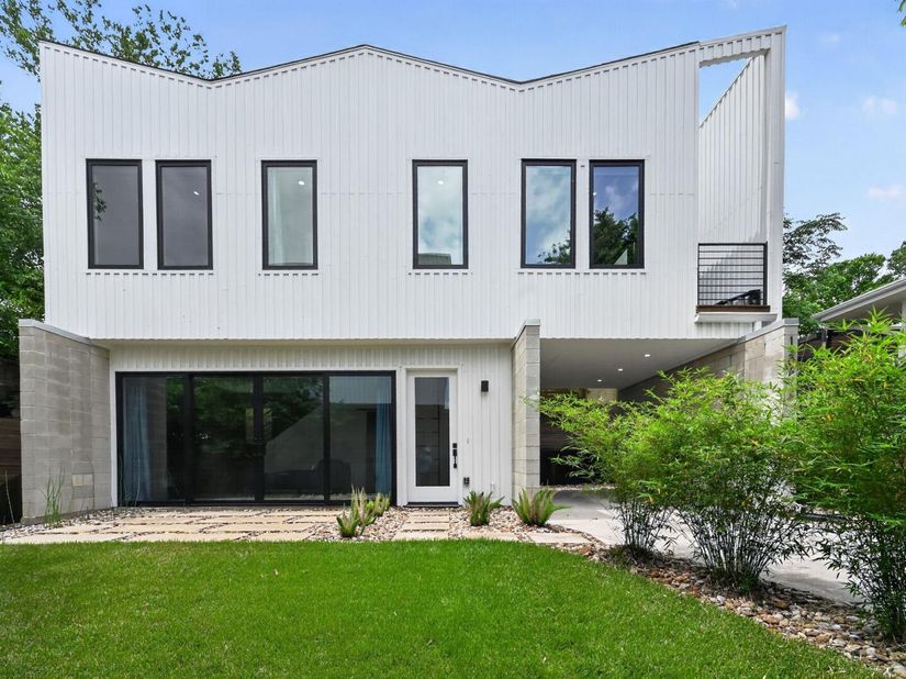 1206 Luna ST 2, Austin TX 78721