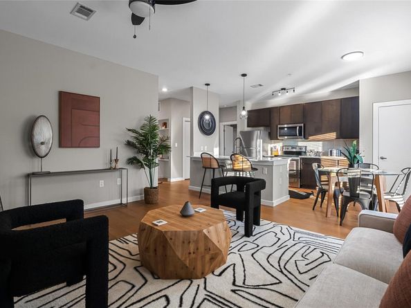 2505 Thornton RD 1308, Austin TX 78704