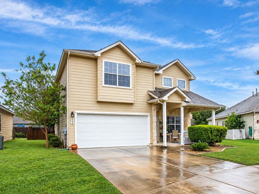 904 Elmwood DR, Georgetown TX 78628