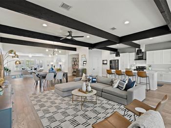 5721 Louise LN