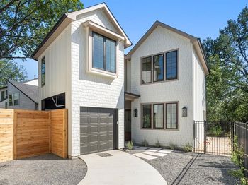5607 Tura LN