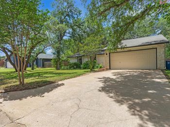 9002 Bubbling Springs TRL