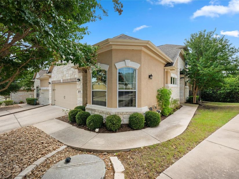 214 Darwins WAY, Lakeway TX 78734