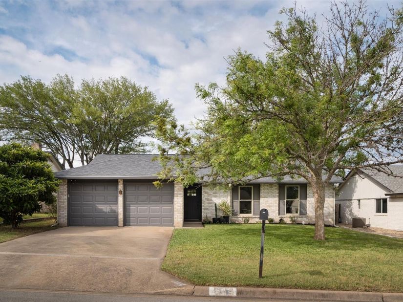 304 Skyloop DR, Austin TX 78745