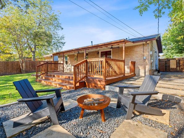 8801 Redfield LN, Austin TX 78758